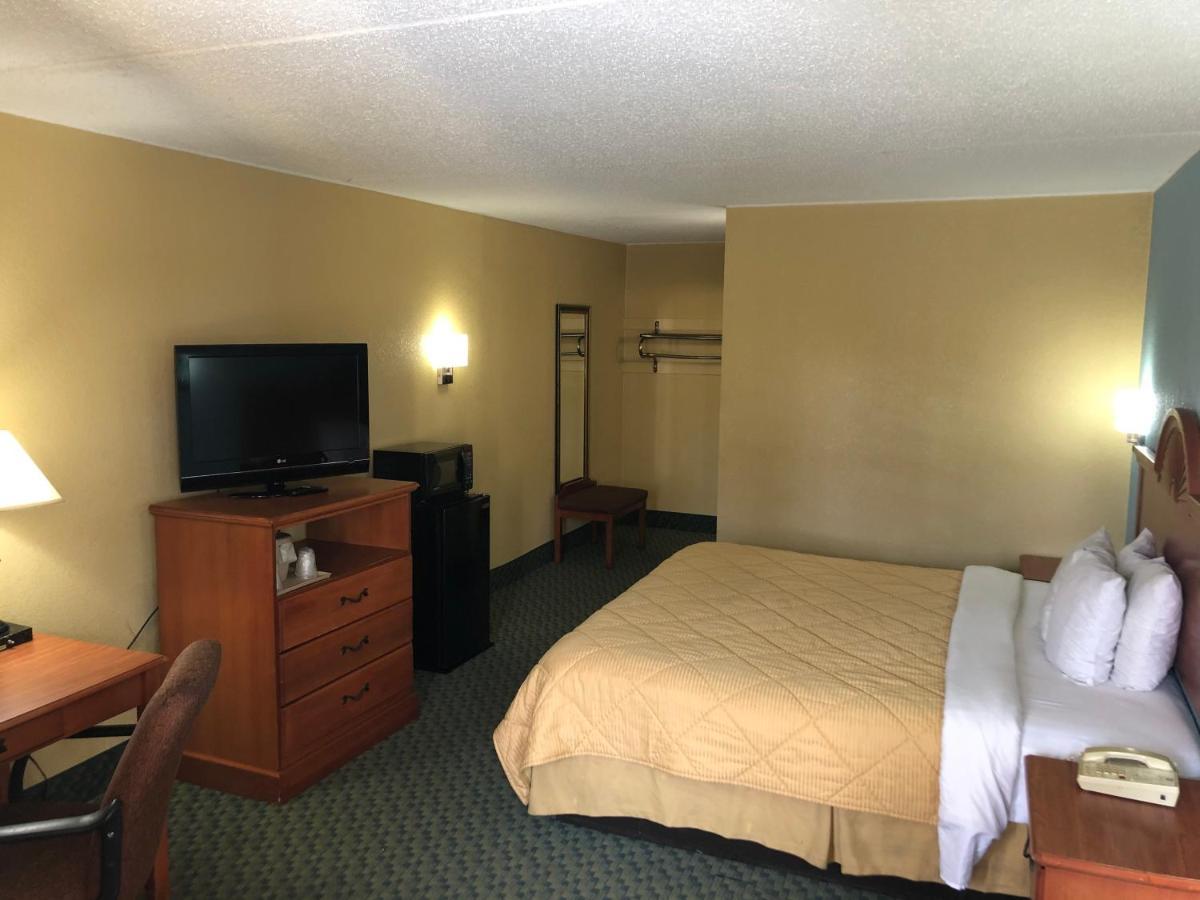 Rodeway Inn Joint Base Andrews Area Camp Springs Exterior photo