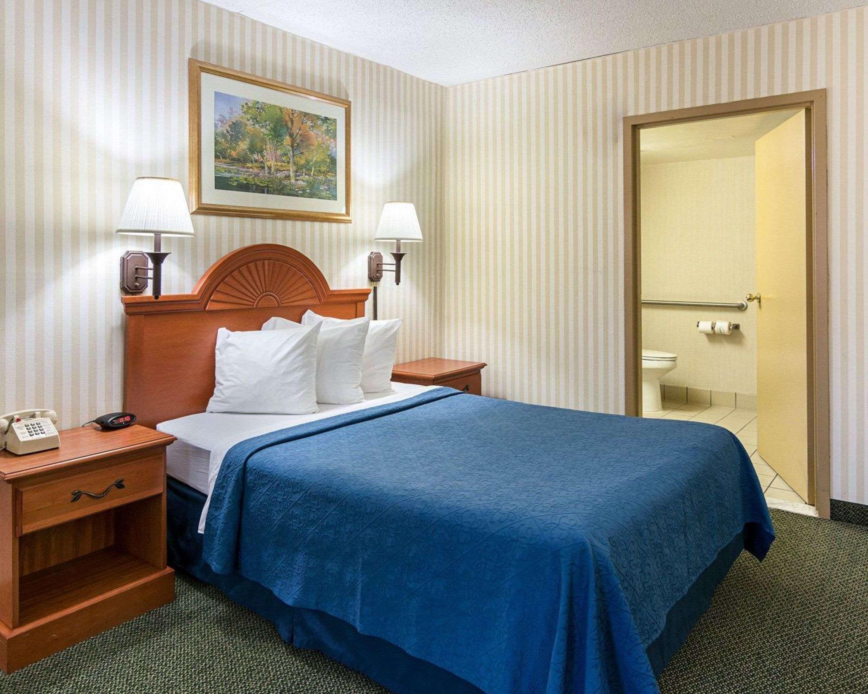 Rodeway Inn Joint Base Andrews Area Camp Springs Exterior photo